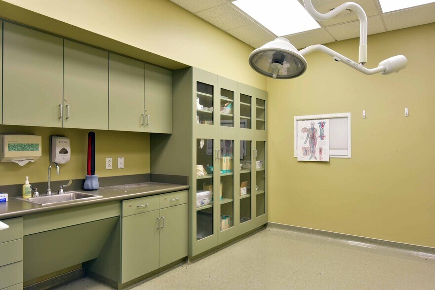 More Photos Of 354 E Washington Ave, Ashburn Healthcare For Sale