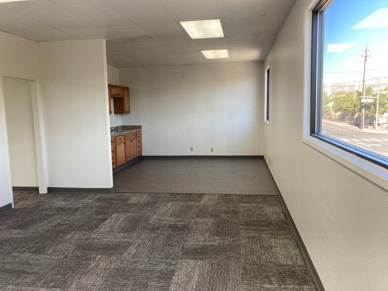 More Photos Of 820 Kuenzli St, Reno Flex For Lease