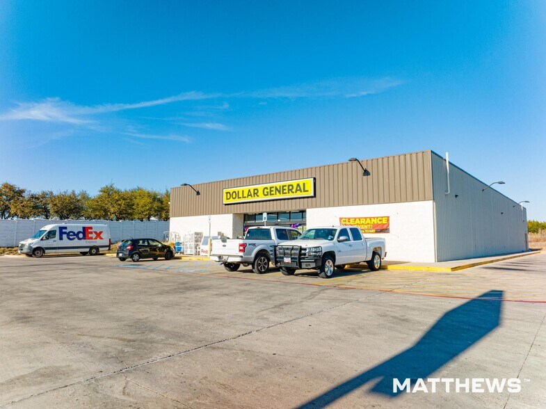 More Photos Of 4411 Weatherford Hwy, Granbury Storefront For Sale