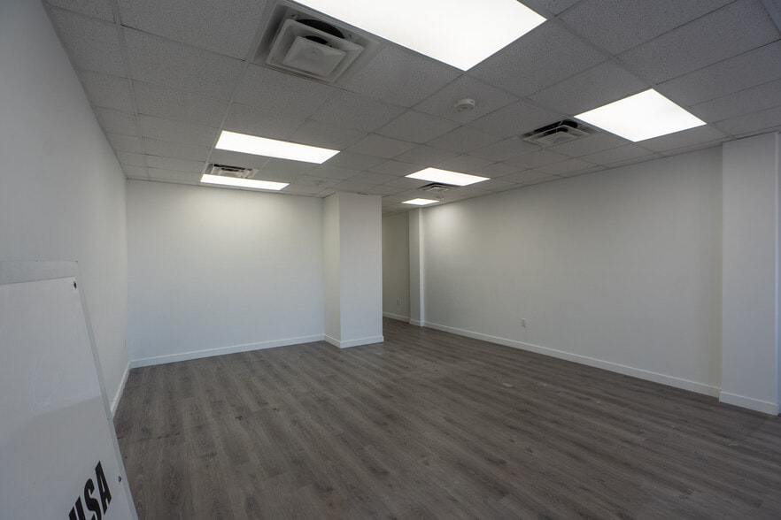 More Photos Of 7506-7560 NW 70th St, Miami Unknown For Lease