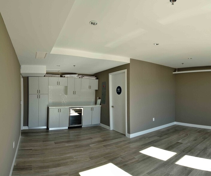 More Photos Of 600 S La Brea Ave, Los Angeles Storefront Retail Residential For Sale