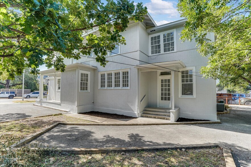 More Photos Of 1010 Rio Grande St, Austin Office For Sale