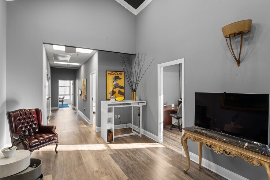 More Photos Of 21165 Whitfield Pl, Sterling Medical For Sale