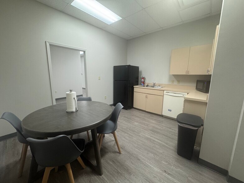 More Photos Of 11719 Hinson Rd, Little Rock Office For Lease