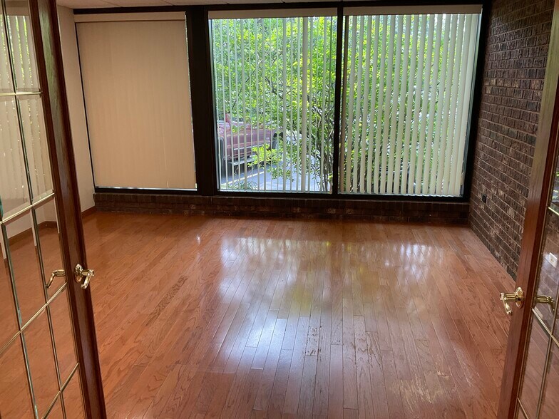 More Photos Of 900 Ridge Rd, Munster Office For Lease