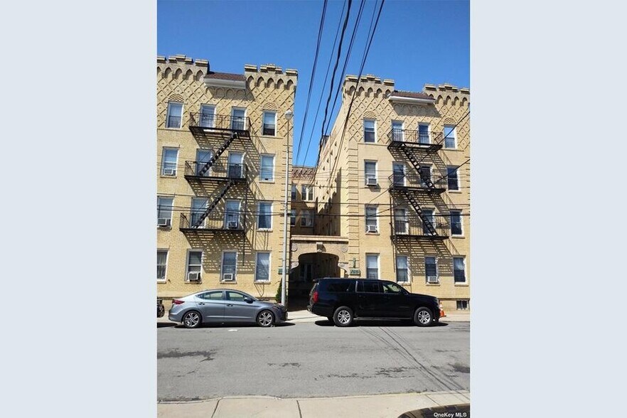 Primary Photo Of 4324 165th St, Flushing Apartments For Sale