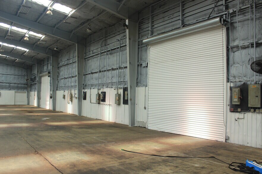 More Photos Of 11117 Mahaffey Rd, Tomball Manufacturing For Sale