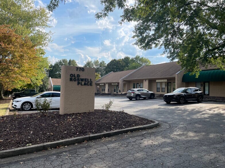 More Photos Of 770 Old Roswell Rd, Roswell Office For Lease