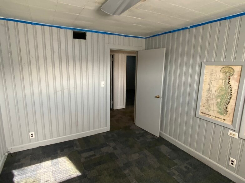 More Photos Of 801 Erwin Rd, Dunn Office For Sale