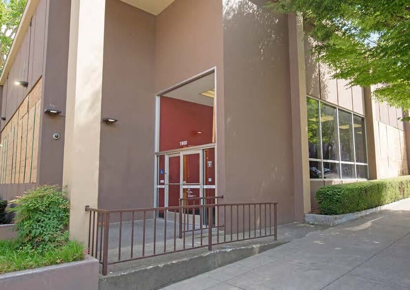 Primary Photo Of 1900 SW 5th Ave, Portland General Retail For Lease