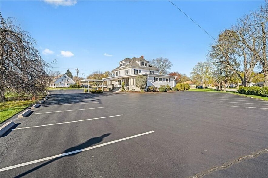 More Photos Of 982 Warwick Ave, Warwick Funeral Home For Sale