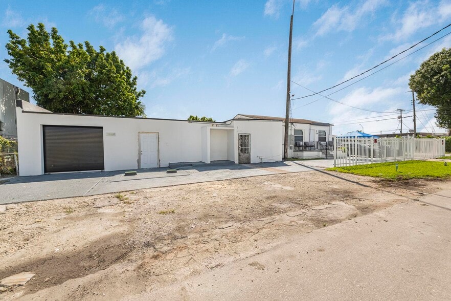 More Photos Of 3705 NW 35th Ave, Miami Warehouse For Sale