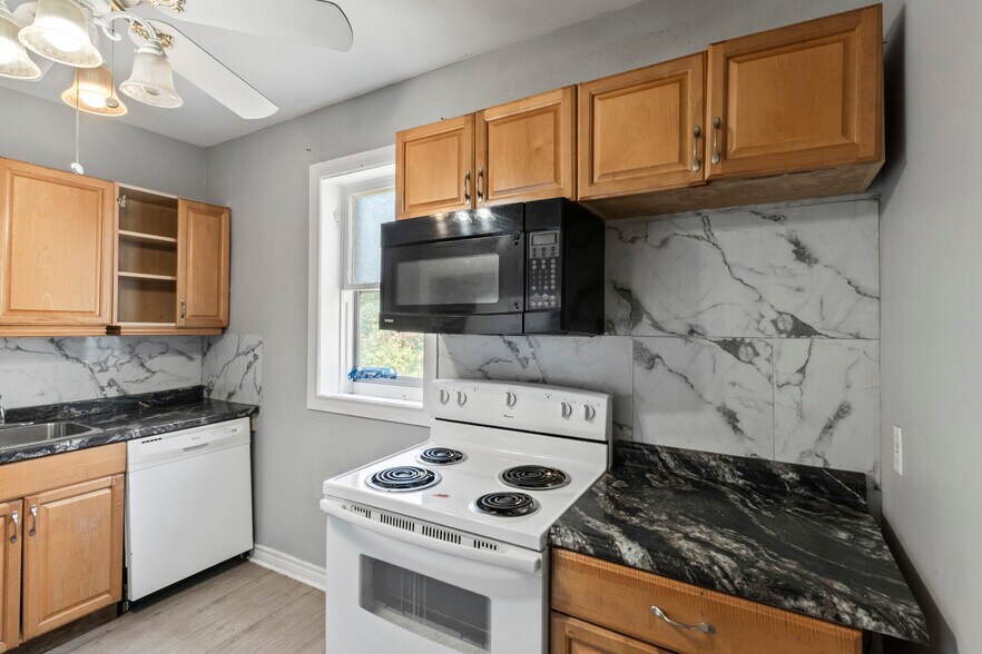 More Photos Of 541 Aylmer St N, Peterborough Apartments For Sale
