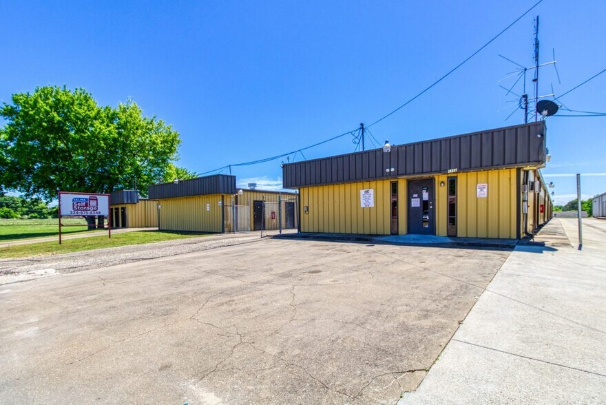 More Photos Of 1112 Singleton Dr, Selma Self Storage For Lease