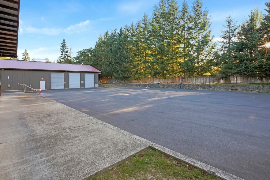 More Photos Of 461 NE Old Belfair Hwy, Belfair Storefront Retail Office For Sale