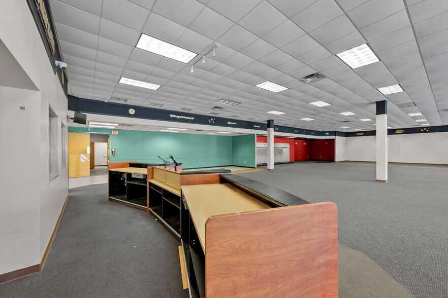 More Photos Of 1699 N Temple Ave, Starke Freestanding For Sale