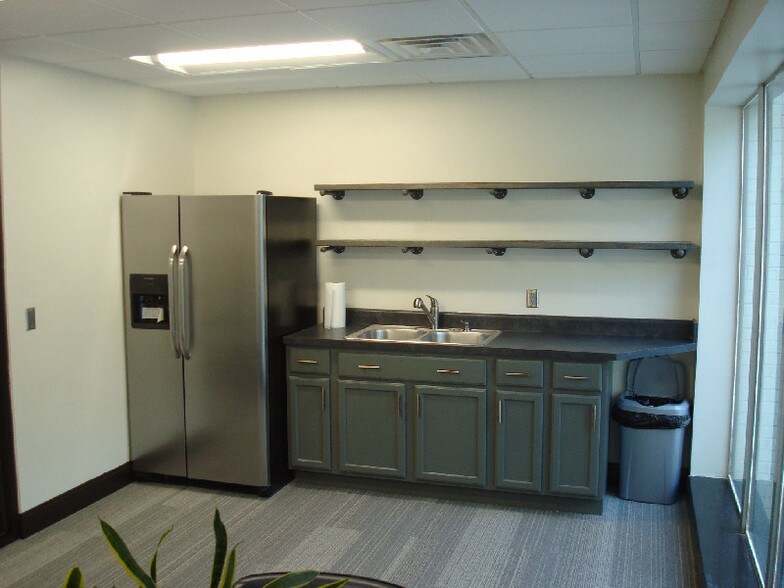 More Photos Of 824 S Milledge Ave, Athens Office For Lease