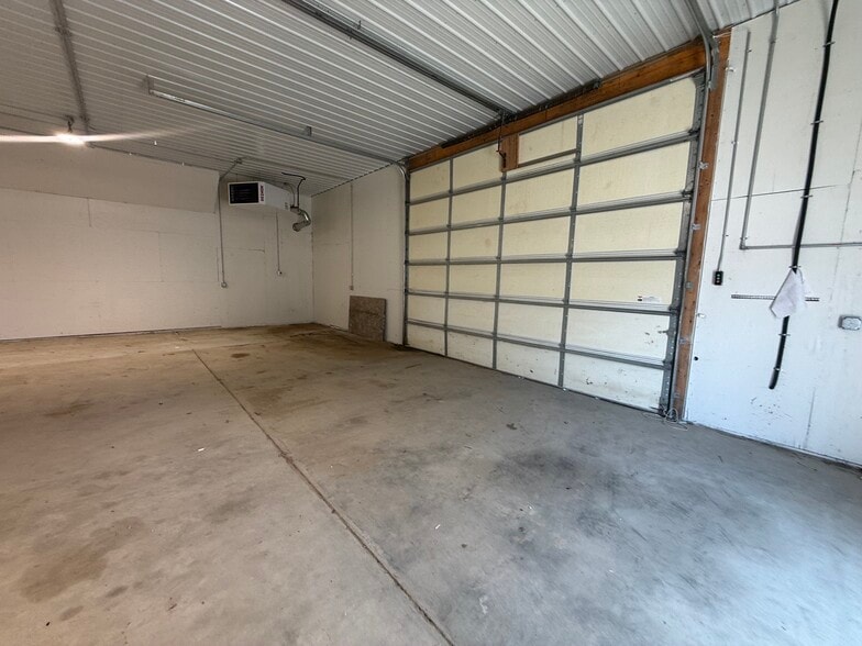 More Photos Of 109 W 34th Ave, Bellevue Self Storage For Sale