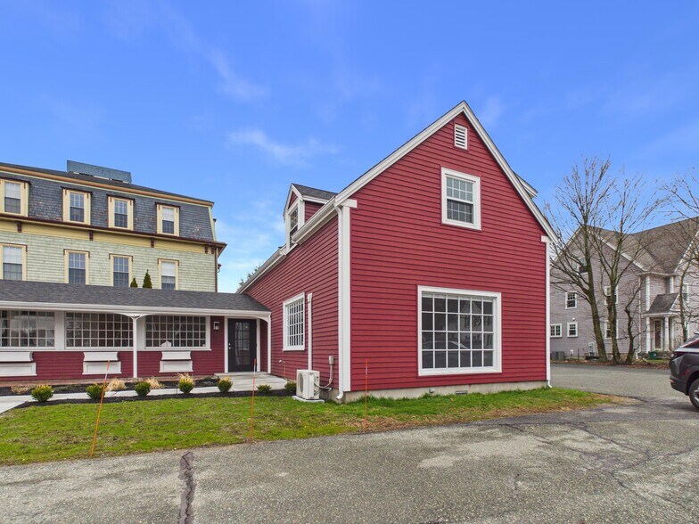More Photos Of 680 High St, Westwood Freestanding For Lease