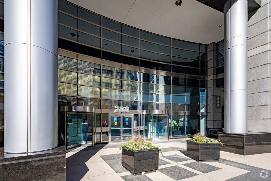 More Photos Of 200 Front St W, Toronto Office For Lease