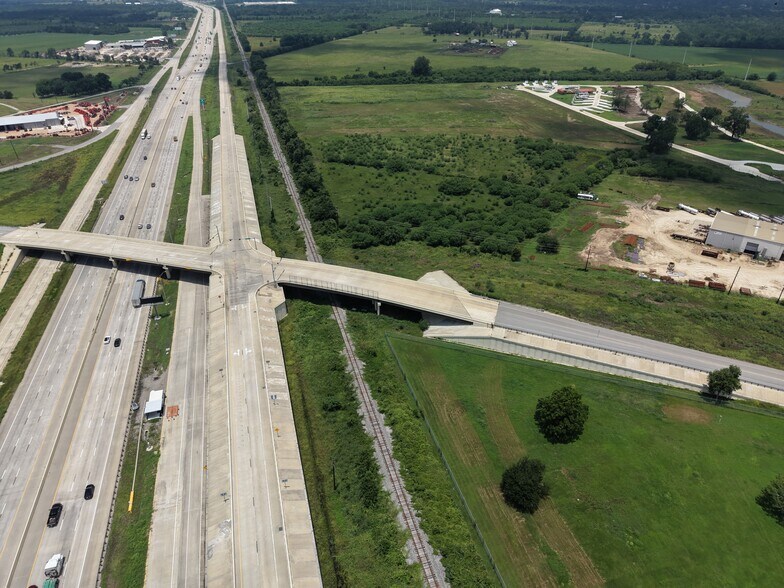 More Photos Of 1228 Brazos 10 Ln, Sealy Industrial For Sale