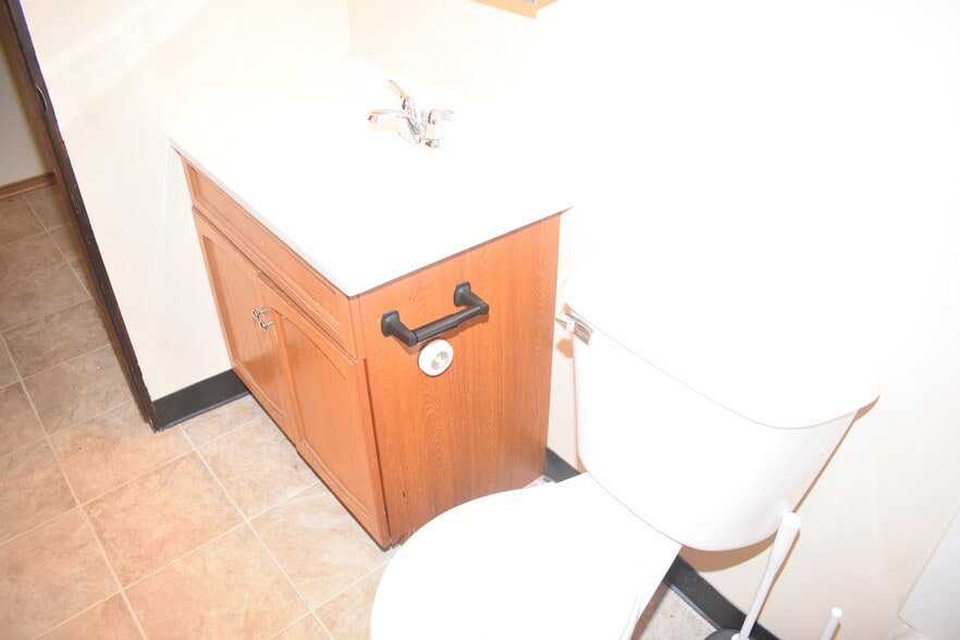 More Photos Of 405 N Davis St, Anamosa Apartments For Sale