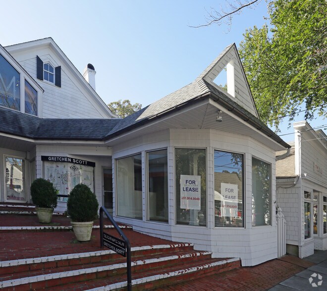 More Photos Of 46 Jobs Ln, Southampton Storefront For Lease