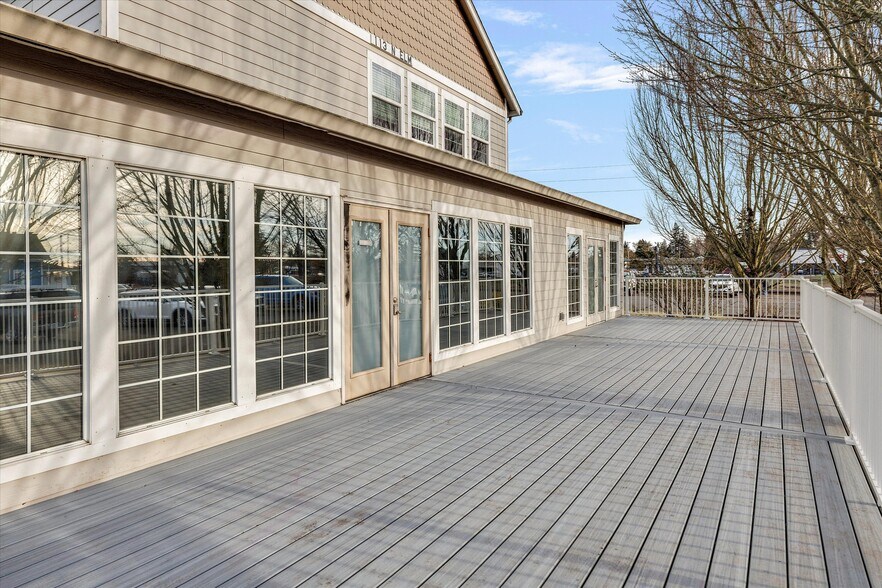 More Photos Of 113 N Elm St, Canby Restaurant For Lease