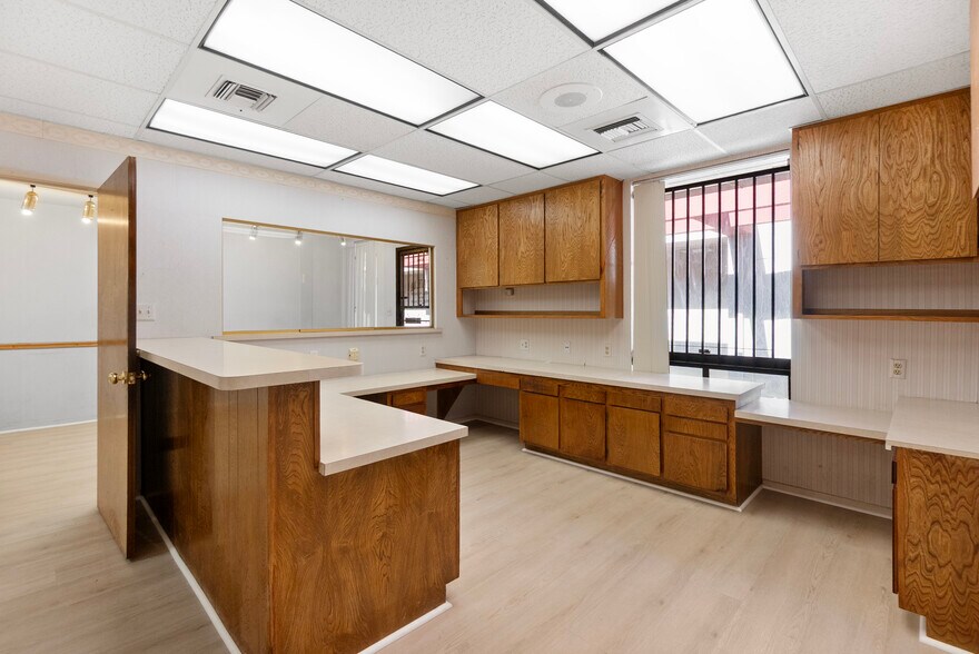 More Photos Of 361-397 N San Jacinto St, Hemet Medical For Sale