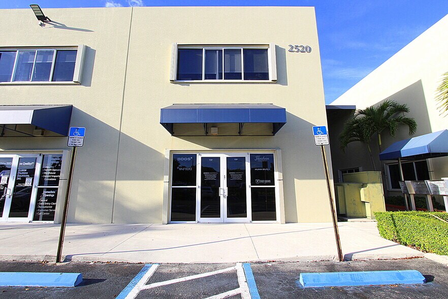 Primary Photo Of 2520 NW 97th Ave, Doral Showroom For Lease