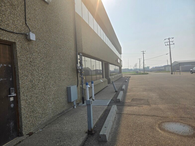 More Photos Of 5201 44 St, Bonnyville Industrial For Sale
