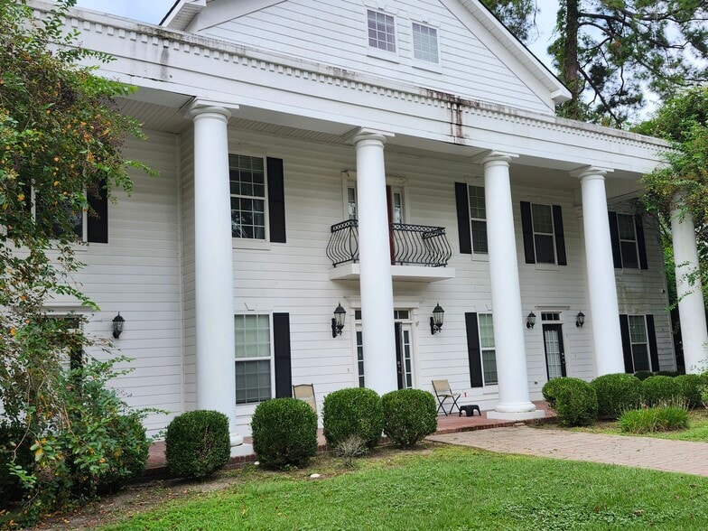 Primary Photo Of 1514 N Oak St, Valdosta Apartments For Sale