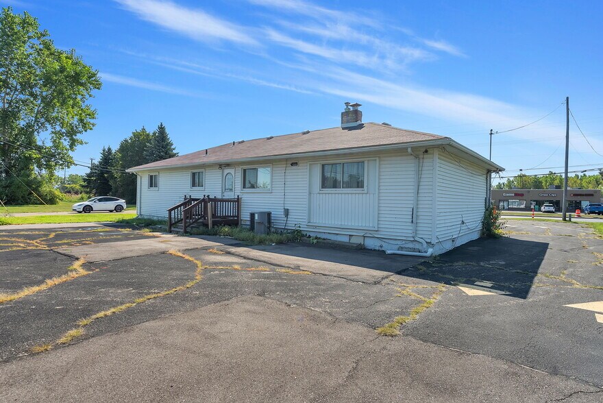 More Photos Of 34845 23 Mile Rd, Chesterfield Office For Sale