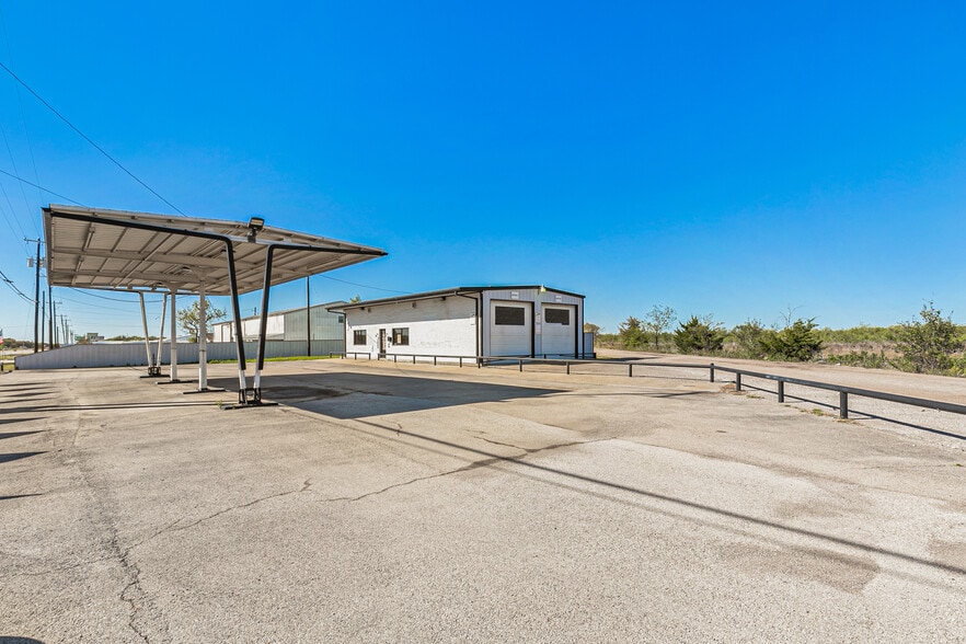 More Photos Of 3922 W US Highway 80, Terrell General Retail For Sale