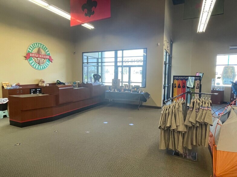 More Photos Of 2214-2222 Highway 10, Mounds View Storefront Retail Office For Lease