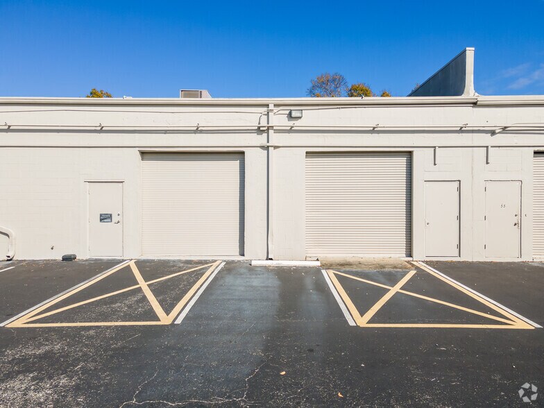More Photos Of 5101 NW 21st Ave, Fort Lauderdale Light Distribution For Lease