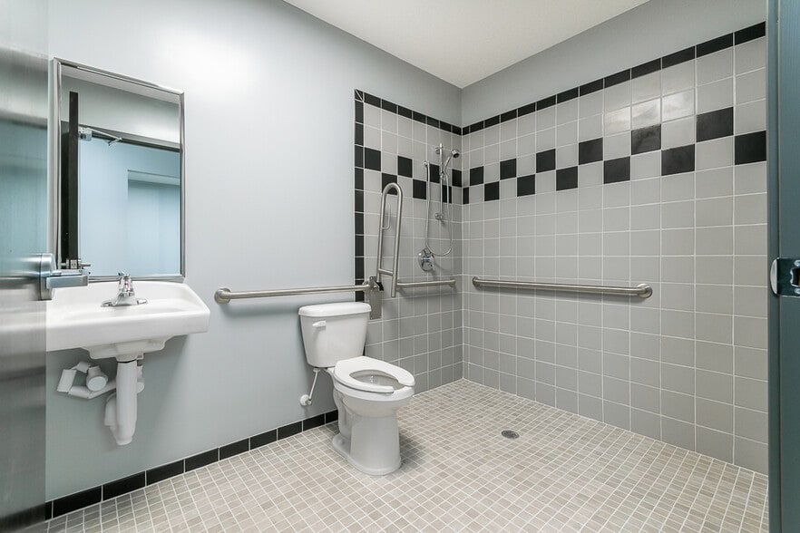 More Photos Of 3558 Masters Rd, Jacksonville Warehouse For Lease