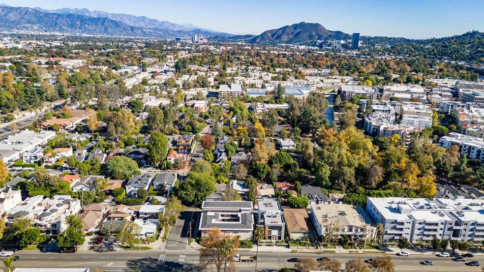 More Photos Of 12070 Woodbridge St, Studio City Apartments For Sale