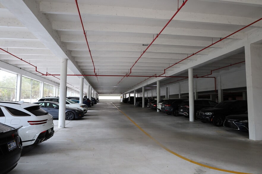 More Photos Of 1615 Forum Pl, West Palm Beach Office For Sale