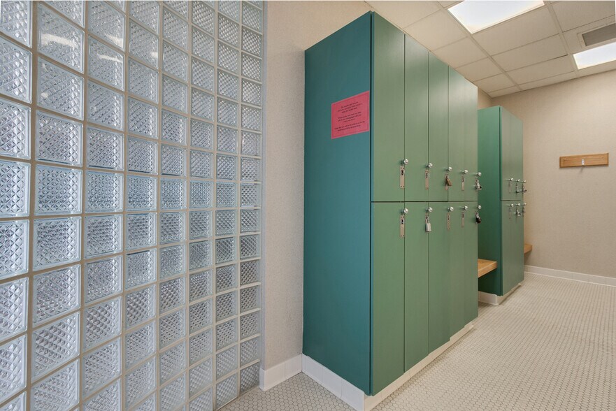 More Photos Of 431 S 7th St, Minneapolis Office Residential For Lease