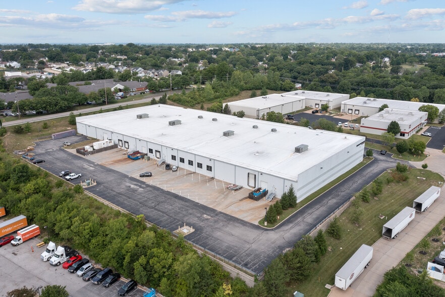 More Photos Of 9787 Green Park Industrial Dr, Saint Louis Manufacturing For Lease