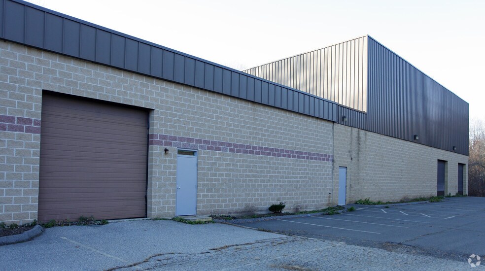 More Photos Of 580 Pepper St, Monroe Warehouse For Lease