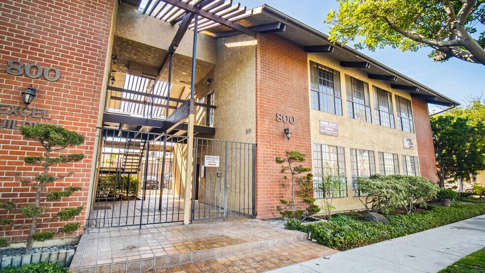 More Photos Of 800 E Wardlow Rd, Long Beach Medical For Sale