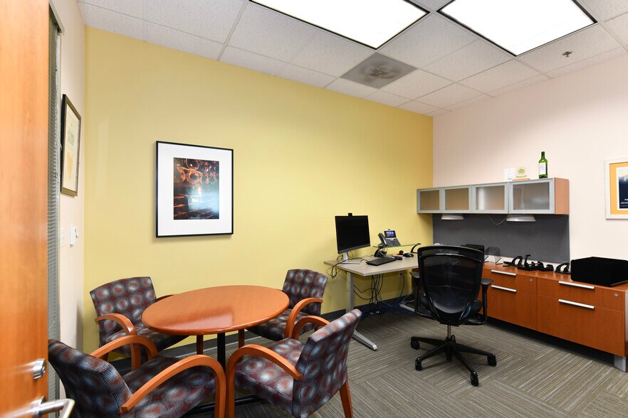 More Photos Of 899 Adams St, Saint Helena Office For Sale