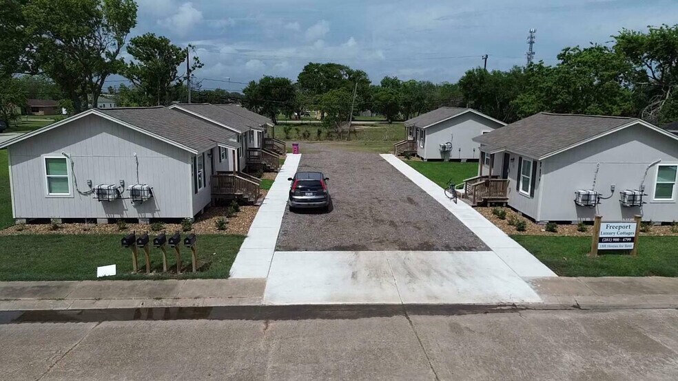 More Photos Of 8 S Avenue B, Freeport Multifamily For Sale