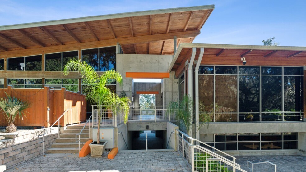 More Photos Of 7600 Nw 5th Pl, Gainesville Serviced Offices For Sale