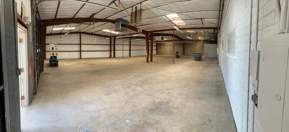 More Photos Of 2019 E 17th St, Tucson Warehouse For Lease