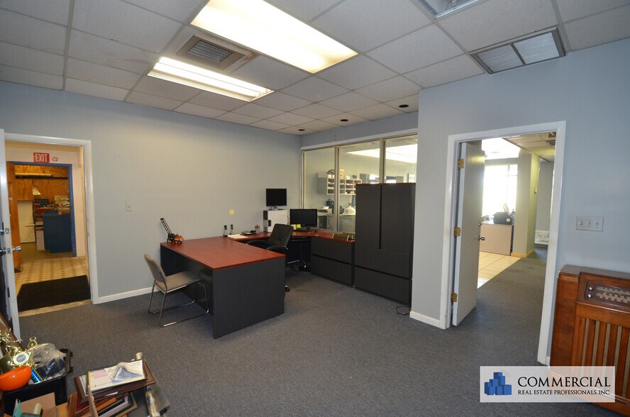 More Photos Of 3852 L B Mcleod Rd, Orlando Warehouse For Lease