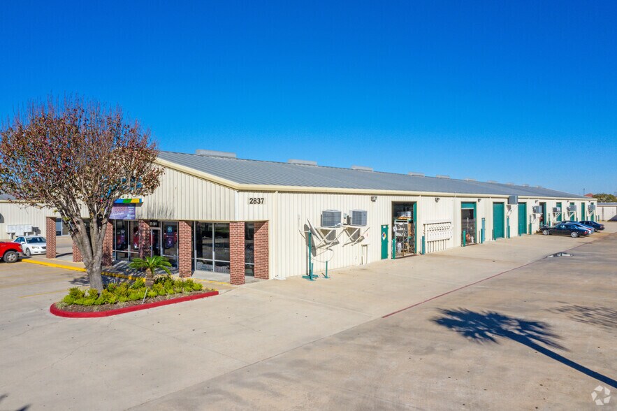 More Photos Of 2809 Miller Ranch Rd, Pearland Light Distribution For Lease
