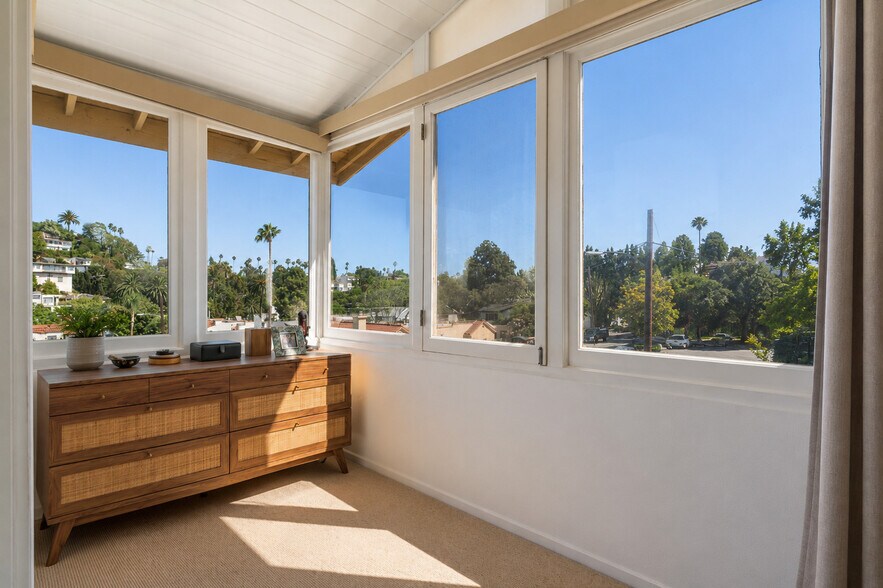More Photos Of 1501 Westerly Ter, Los Angeles Apartments For Sale